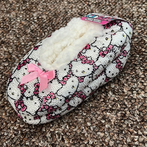 1 Pair Fuzzy Babba Kids Warm Home Wear! Please Choose 1 Animation To Ship Out! - Picture 2 of 12